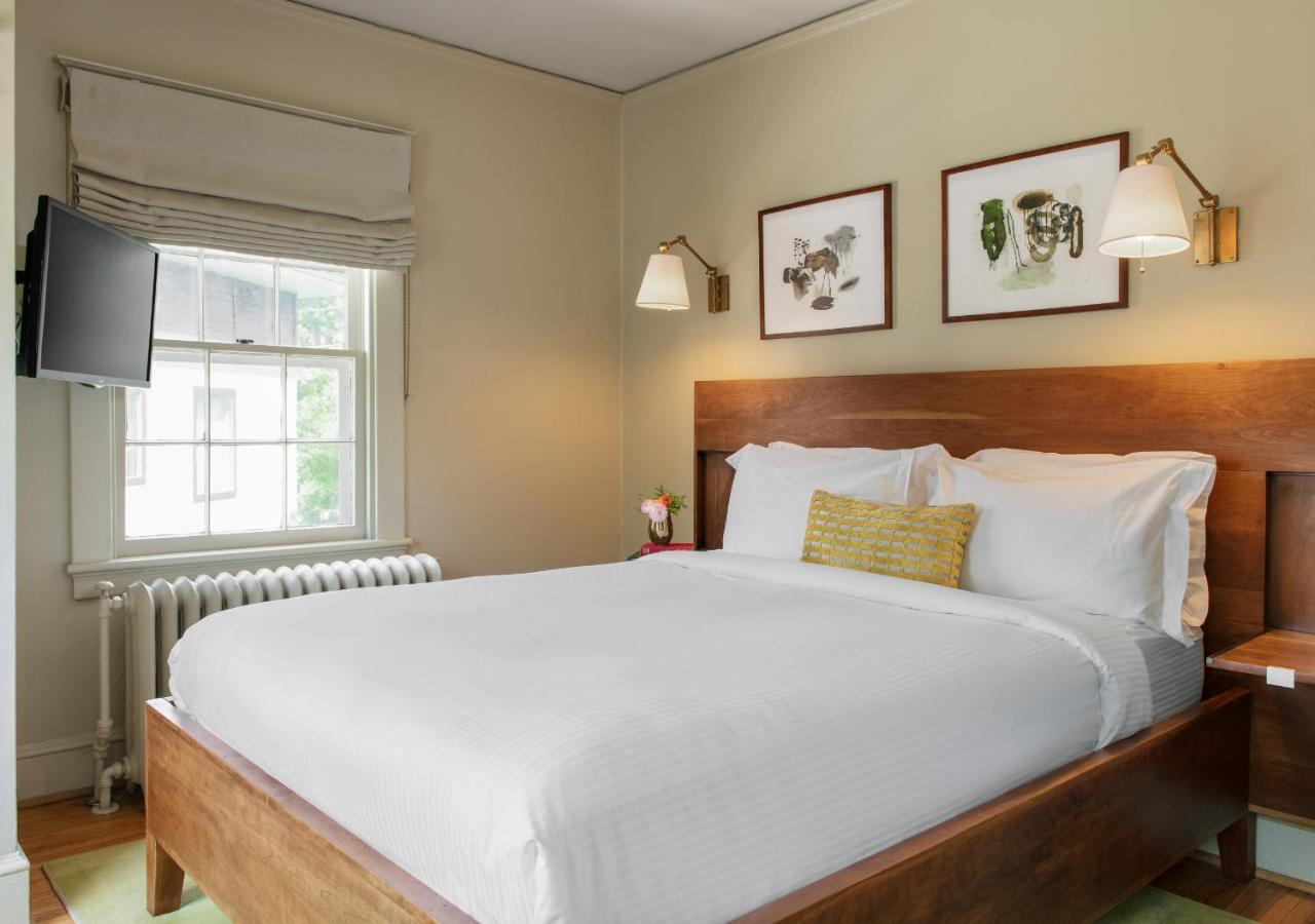 Oakhurst Inn Charlottesville Exterior foto