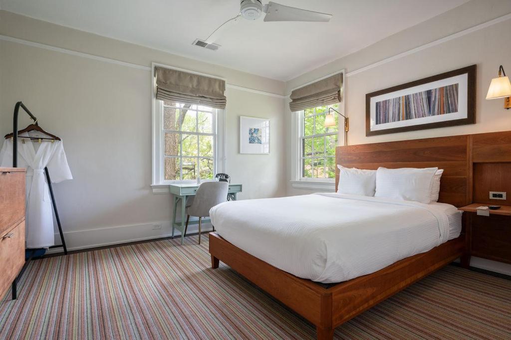 Oakhurst Inn Charlottesville Exterior foto